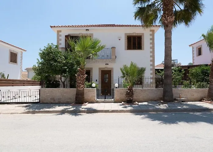 Malama 28 Ekaterina Paralimni