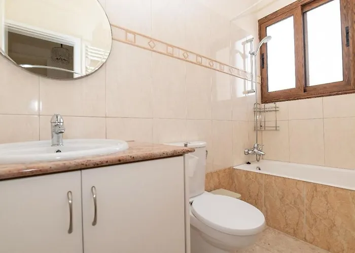 Malama 28 Ekaterina * Paralimni