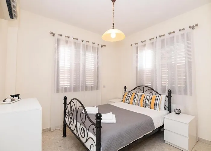 Malama 28 Ekaterina Vila Paralimni