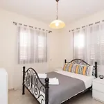 Malama 28 Ekaterina Villa Paralimni