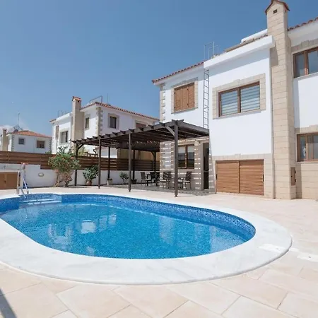 Malama 28 Ekaterina * Paralimni