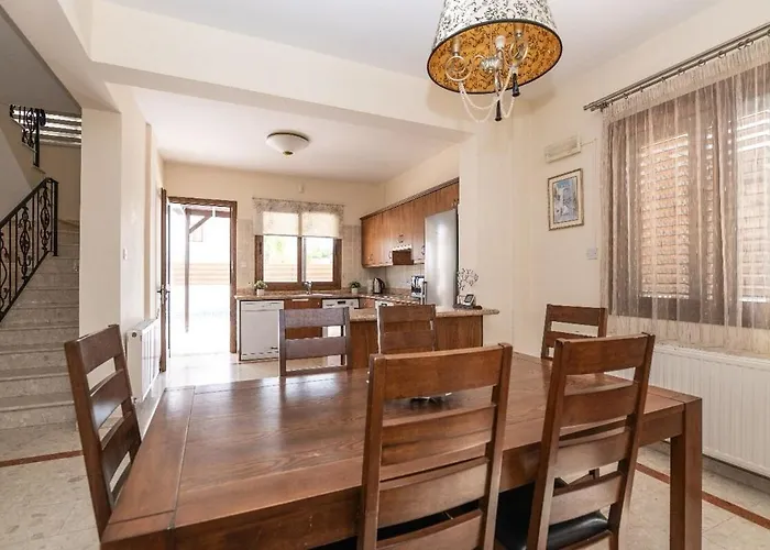 Malama 28 Ekaterina Villa Paralimni