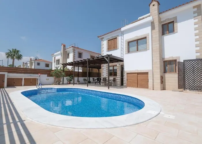 Malama 28 Ekaterina Paralimni